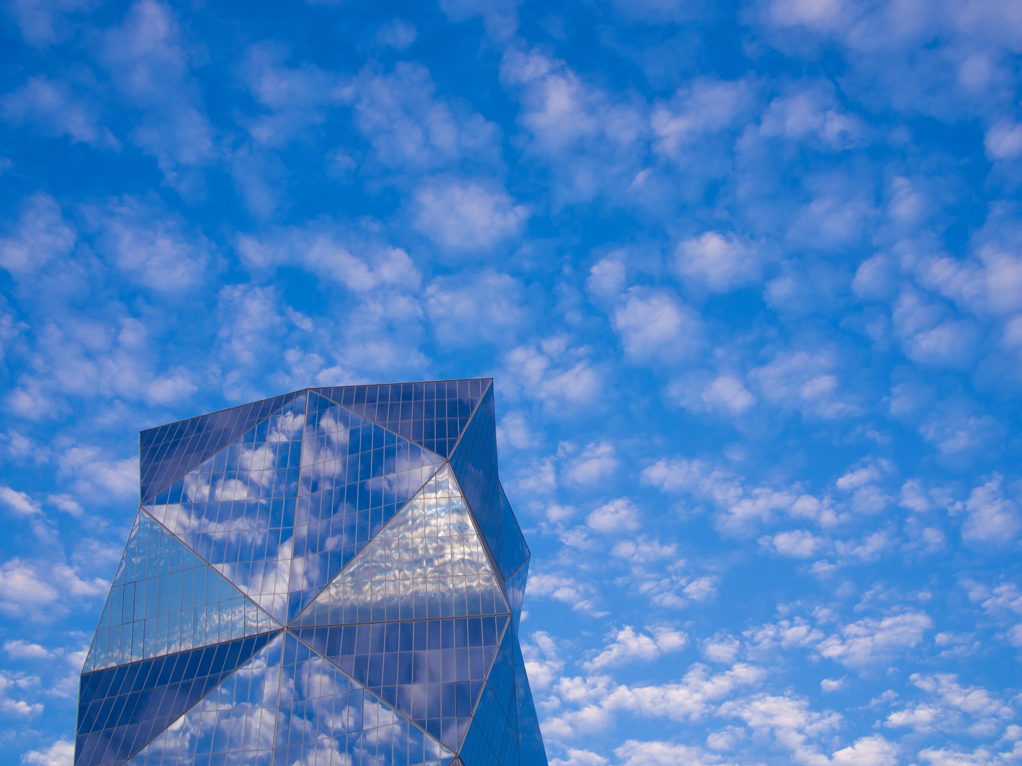 horizon-cloud-sky-sunlight-building-reflection-835406-pxhere.jpg